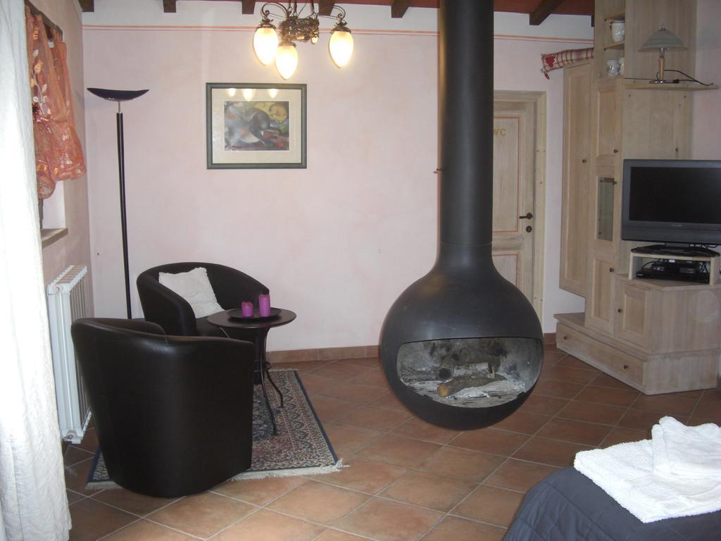 La Morosa Hostal Castel Rigone Exterior foto